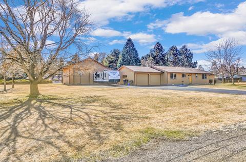 21469 Hyde Ln, Bend, OR 97701 photo 2