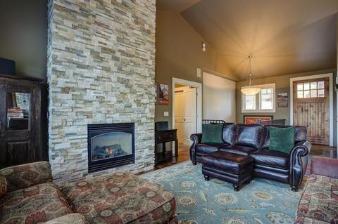 72 NW Skyliner Summit Loop, Bend, OR 97703 photo 3