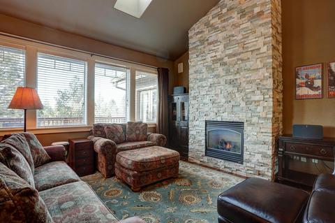 72 NW Skyliner Summit Loop, Bend, OR 97703 photo 4