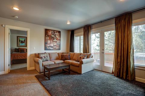 72 NW Skyliner Summit Loop, Bend, OR 97703 photo 16