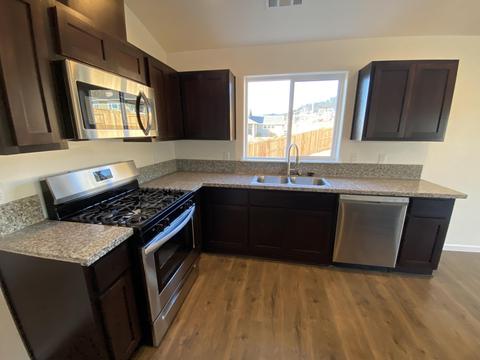 720 Onyx St, Eagle Point, OR 97524 photo 3