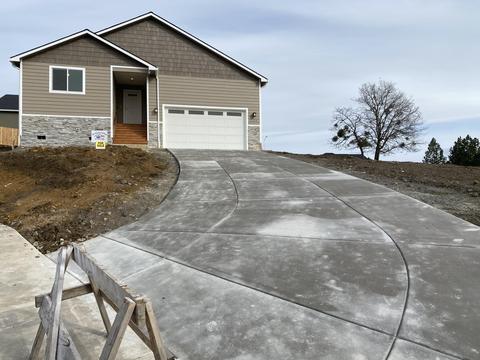 720 Onyx St, Eagle Point, OR 97524 photo 1