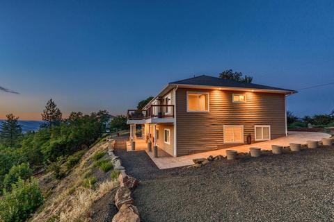 390 Mt Castle Dr, Eagle Point, OR 97524 photo 33