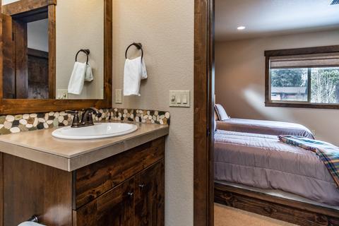 60483 Snap Shot Loop, Bend, OR 97702 photo 23