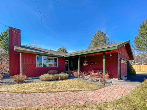 64943 Hunnell Rd, Bend, OR 97703 photo 3