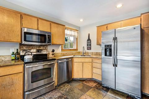 17084 Elsinore Rd, Bend, OR 97707 photo 13