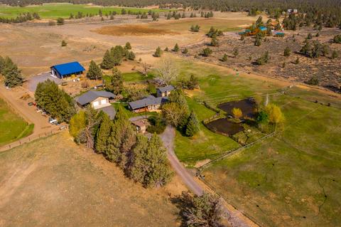 23900 Skywagon Dr, Bend, OR 97701 photo 2