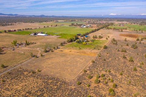 23900 Skywagon Dr, Bend, OR 97701 photo 3