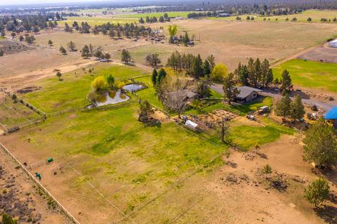 23900 Skywagon Dr, Bend, OR 97701 photo 48