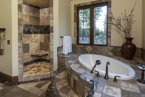 56373 Trailmere Cir, Bend, OR 97707 photo 16