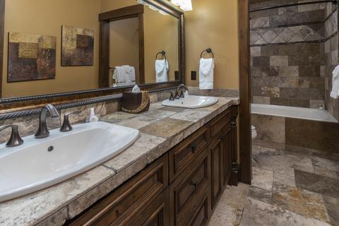 56373 Trailmere Cir, Bend, OR 97707 photo 28