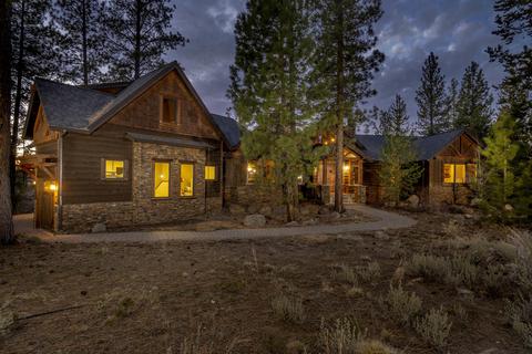 56373 Trailmere Cir, Bend, OR 97707 photo 2