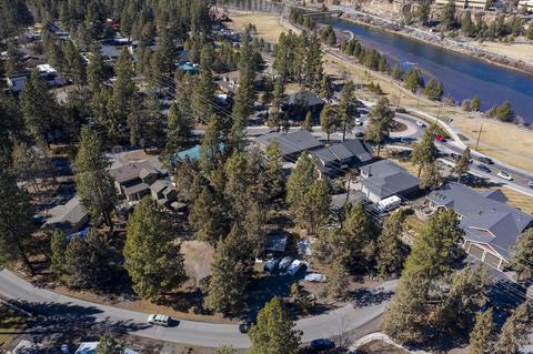 61669 Woodriver Dr, Bend, OR 97702 photo 1