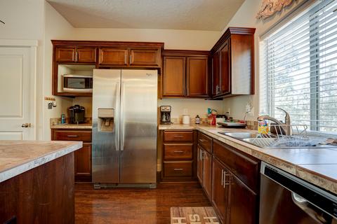 63367 NE Lamoine Ln, Bend, OR 97701 photo 2