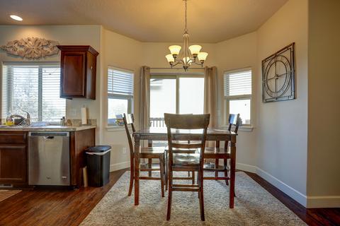 63367 NE Lamoine Ln, Bend, OR 97701 photo 9