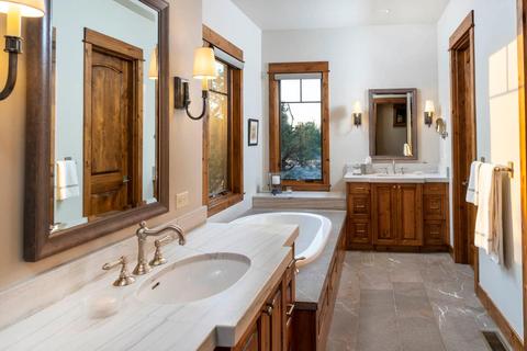 65902 Rimrock Ct, Bend, OR 97701 photo 35
