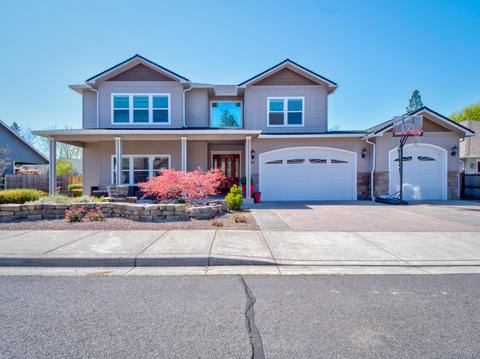 64 Pineridge Ln, Eagle Point, OR 97524 photo 2
