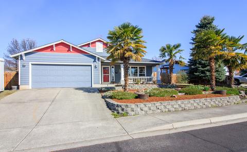 415 Westminster Dr, Eagle Point, OR 97524 photo 1