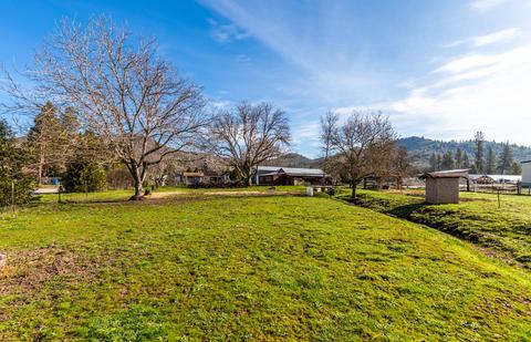 7558 Maple Ln, Central Point, OR 97502 photo 21