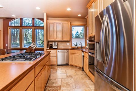 60737 Golf Village Loop, Bend, OR 97702 photo 6