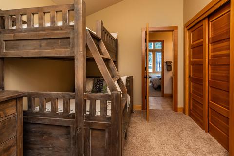 60737 Golf Village Loop, Bend, OR 97702 photo 24