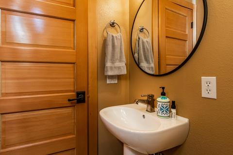 60737 Golf Village Loop, Bend, OR 97702 photo 18