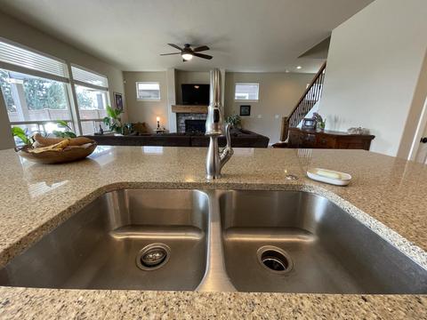 61092 Manhae Loop, Bend, OR 97702 photo 4