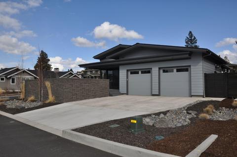 1679 NW Fields St, Bend, OR 97703 photo 6