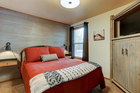 17860 Pine Ridge Ln, Sunriver, OR 97707 photo 19