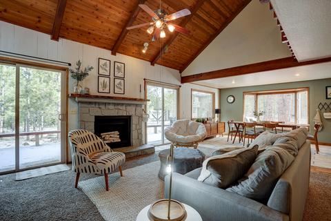 17860 Pine Ridge Ln, Sunriver, OR 97707 photo 1