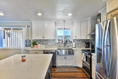 12400 Agate Rd, Eagle Point, OR 97524 photo 5