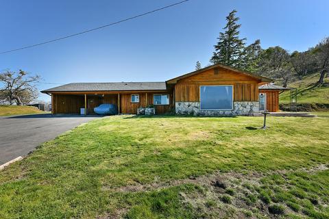12400 Agate Rd, Eagle Point, OR 97524 photo 3