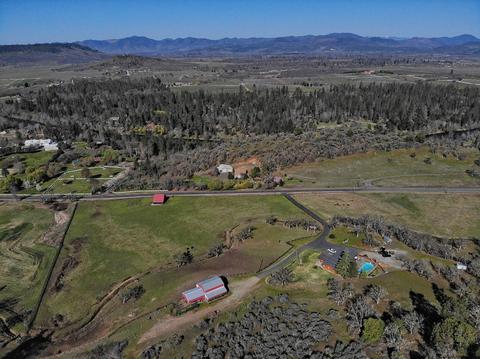 12400 Agate Rd, Eagle Point, OR 97524 photo 1