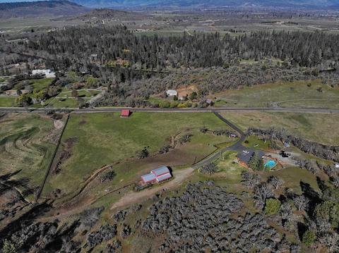12400 Agate Rd, Eagle Point, OR 97524 photo 25