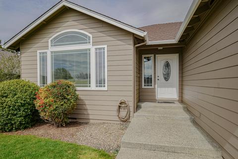 950 Crystal Dr, Eagle Point, OR 97524 photo 4