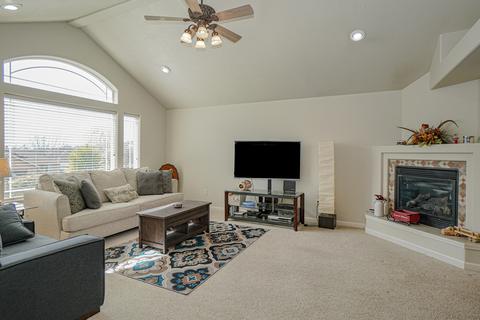 950 Crystal Dr, Eagle Point, OR 97524 photo 6