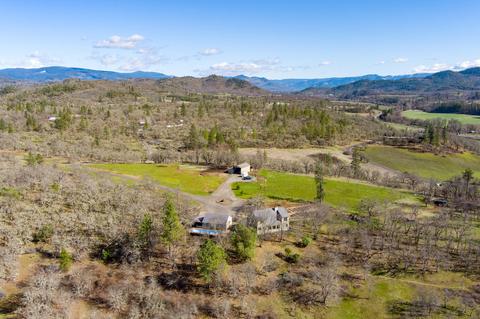475 S Obenchain Rd, Eagle Point, OR 97524 photo 5