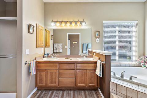 1254 Devonshire Way, Grants Pass, OR 97526 photo 10