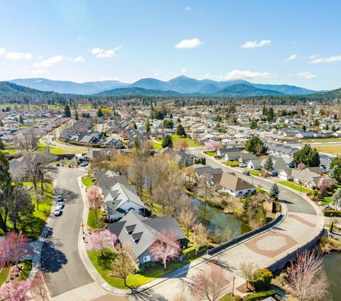 1254 Devonshire Way, Grants Pass, OR 97526 photo 43