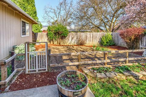 1301 Pacific Ln, Phoenix, OR 97535 photo 28