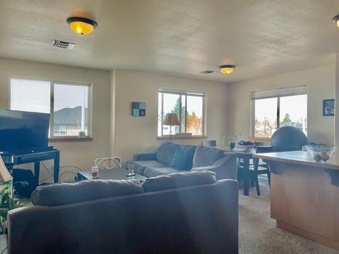 20074 Sally Ct, Bend, OR 97702 photo 2