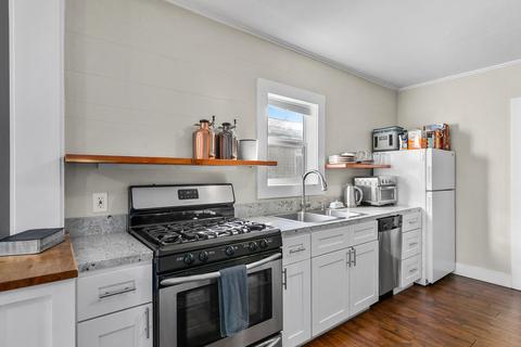 237 NW Riverfront St, Bend, OR 97703 photo 6
