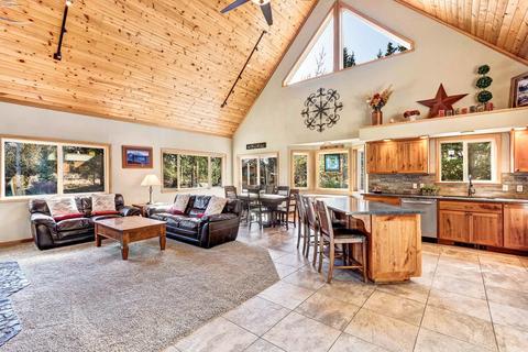 64788 Collins Rd, Bend, OR 97703 photo 5