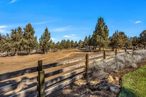 64788 Collins Rd, Bend, OR 97703 photo 47