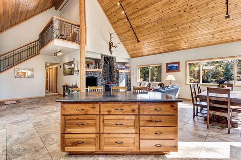 64788 Collins Rd, Bend, OR 97703 photo 13