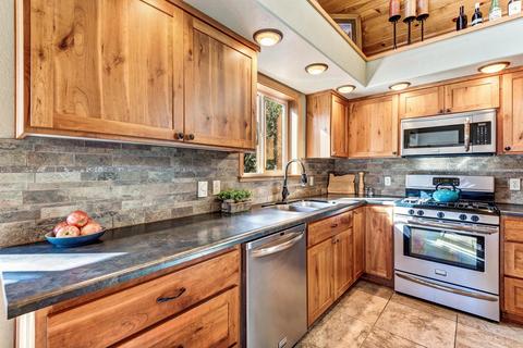 64788 Collins Rd, Bend, OR 97703 photo 12