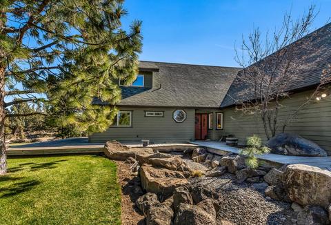 64788 Collins Rd, Bend, OR 97703 photo 2