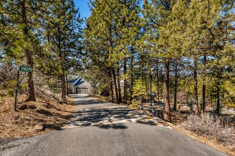 19075 Saddleback Ln, Bend, OR 97703 photo 3