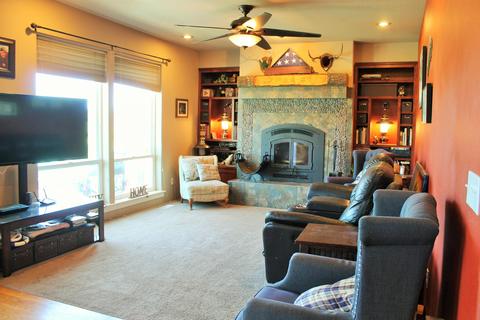 10990 Agate Rd, Eagle Point, OR 97524 photo 6