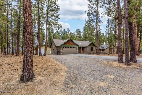 15323 Bear St, La Pine, OR 97739 photo 2